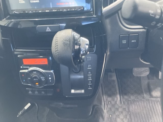 MITSUBISHI DELICA D:2