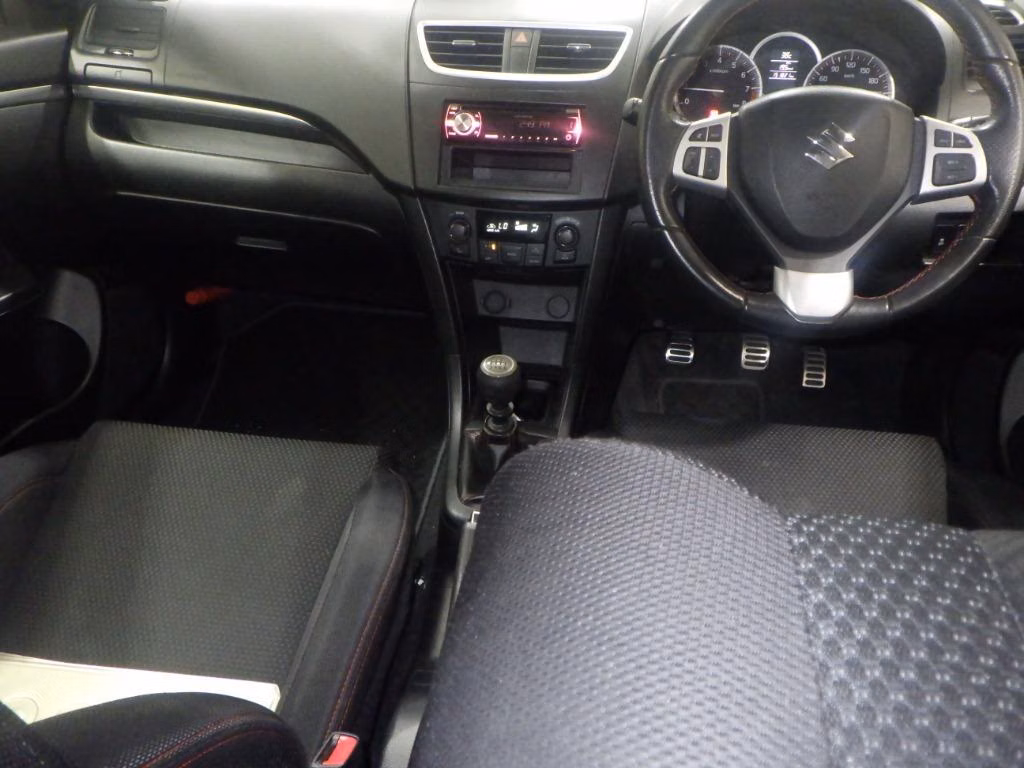 SUZUKI SWIFT