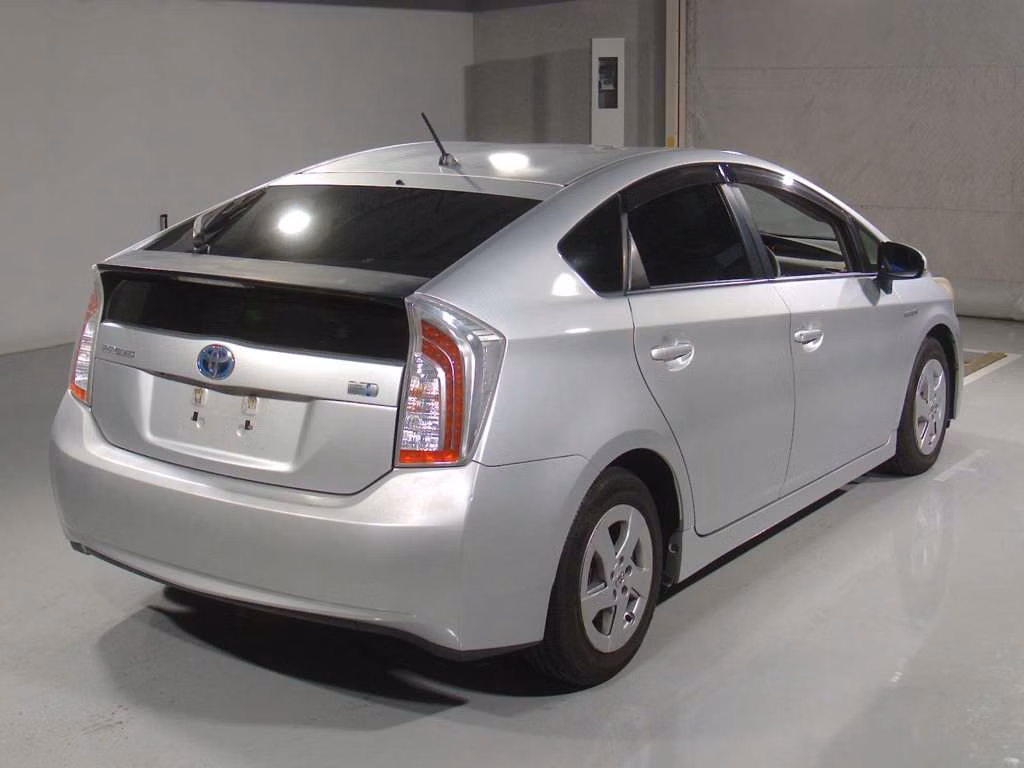 TOYOTA PRIUS