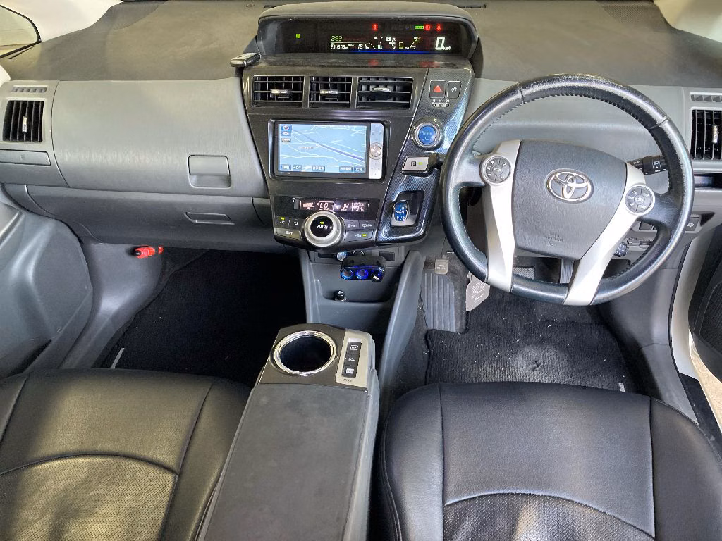 TOYOTA PRIUS ALPHA