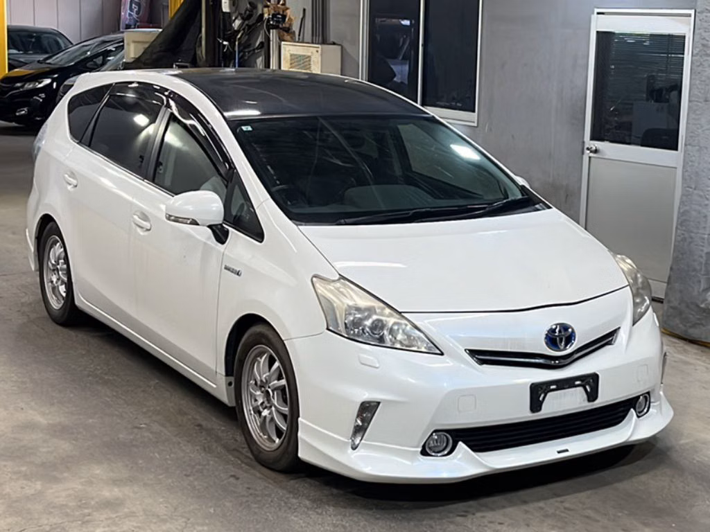 TOYOTA PRIUS ALPHA