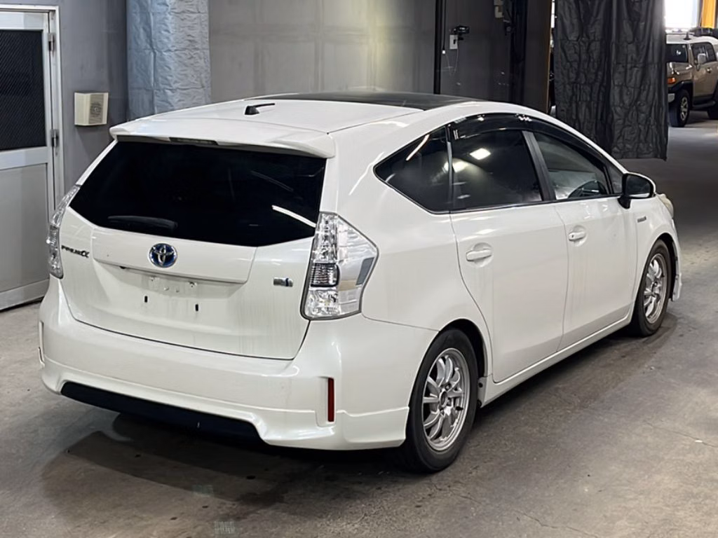 TOYOTA PRIUS ALPHA