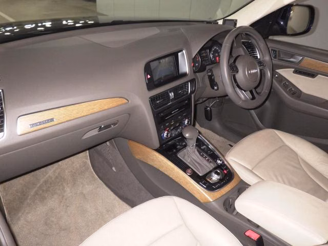AUDI Q5