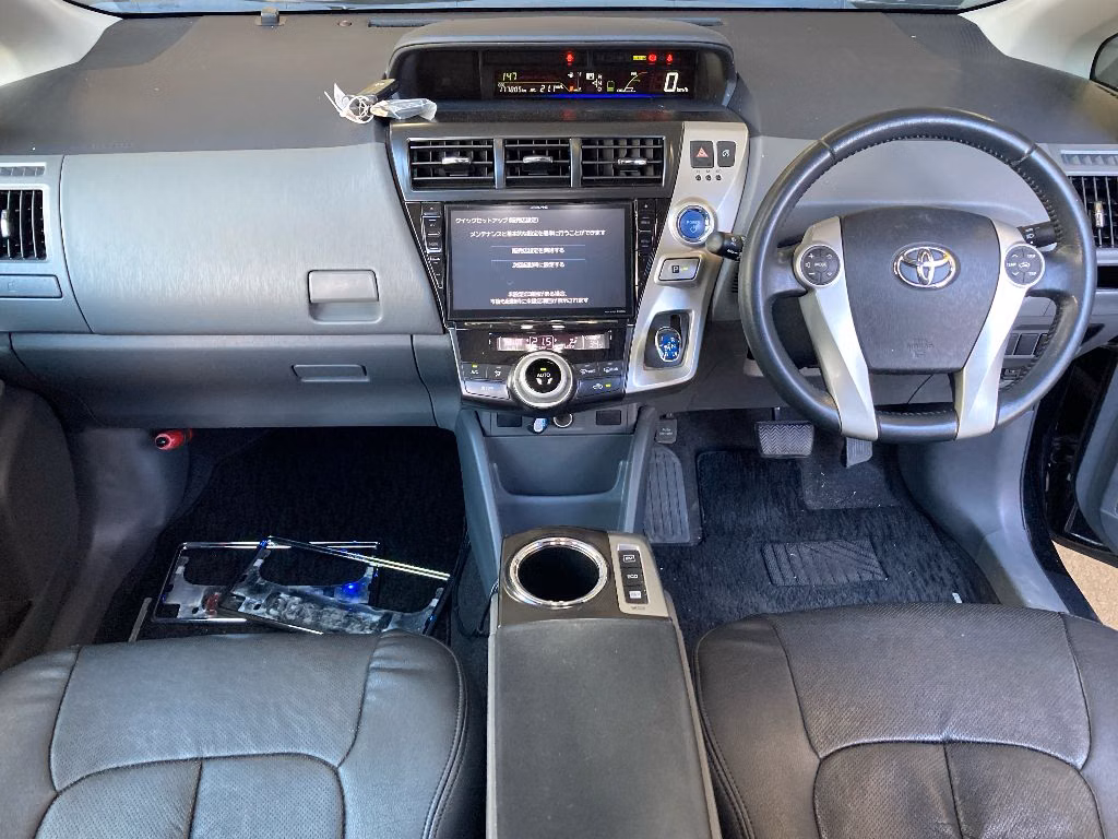 TOYOTA PRIUS ALPHA