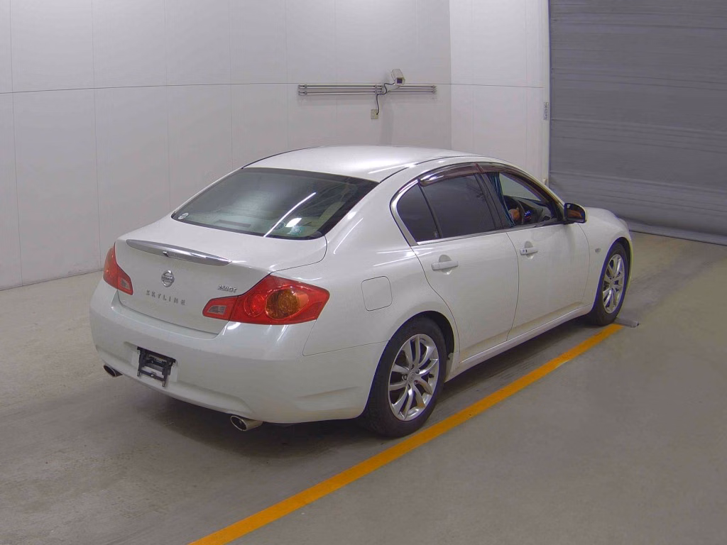 NISSAN SKYLINE