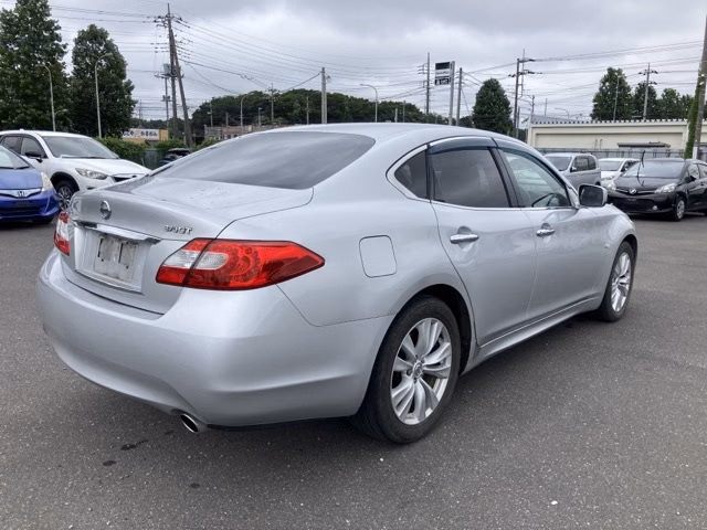 NISSAN FUGA