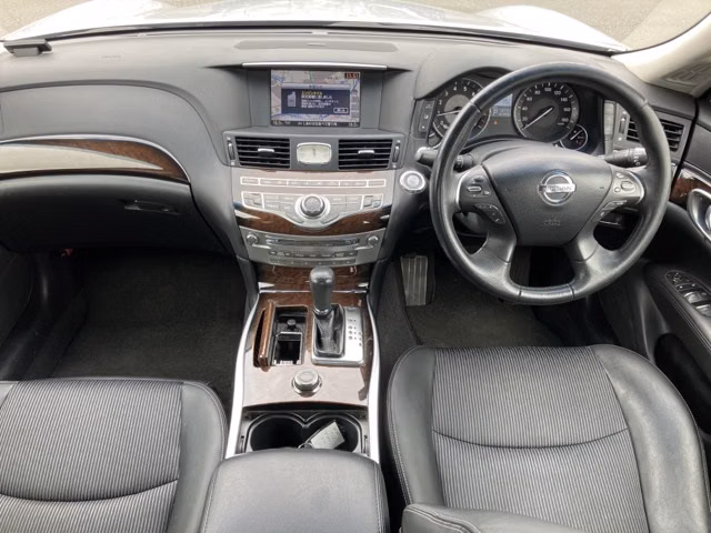 NISSAN FUGA