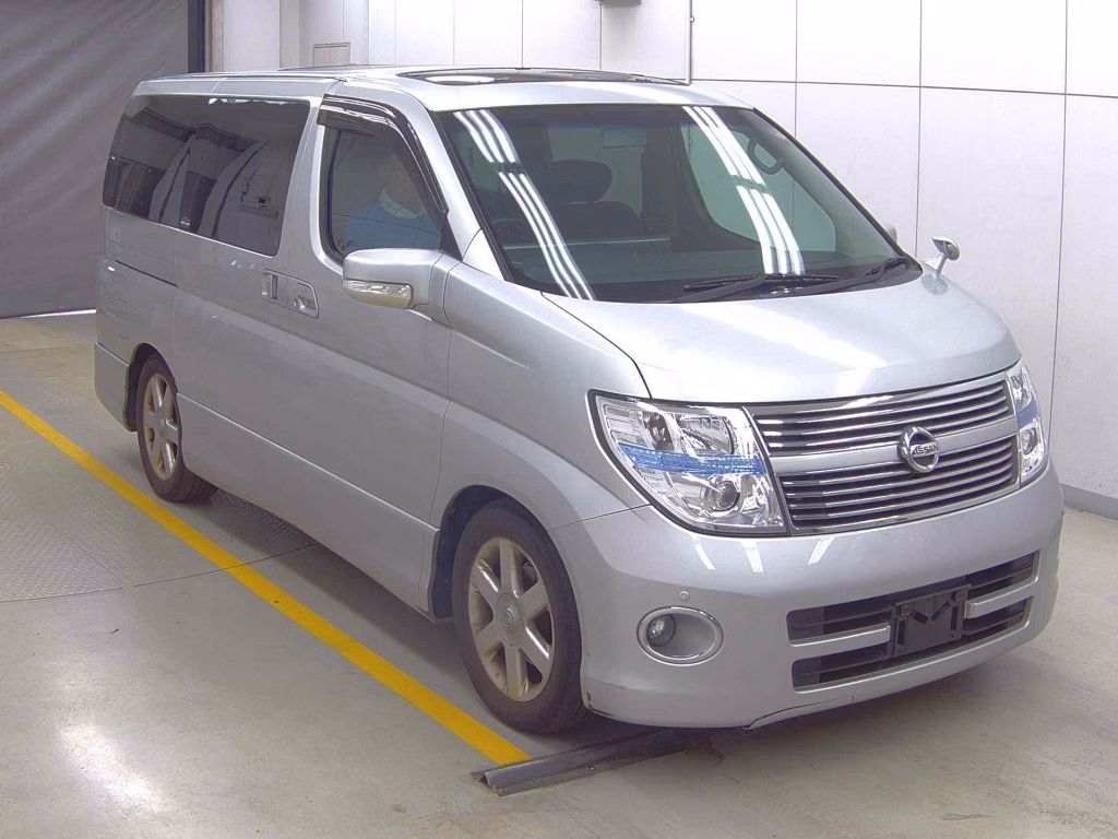 NISSAN ELGRAND