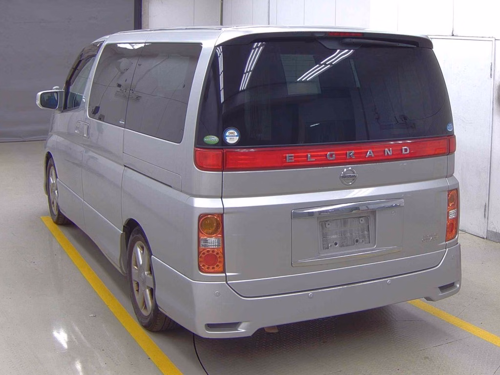 NISSAN ELGRAND