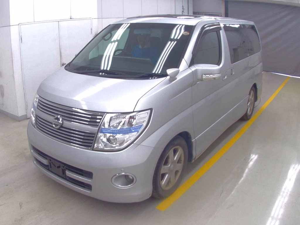 NISSAN ELGRAND