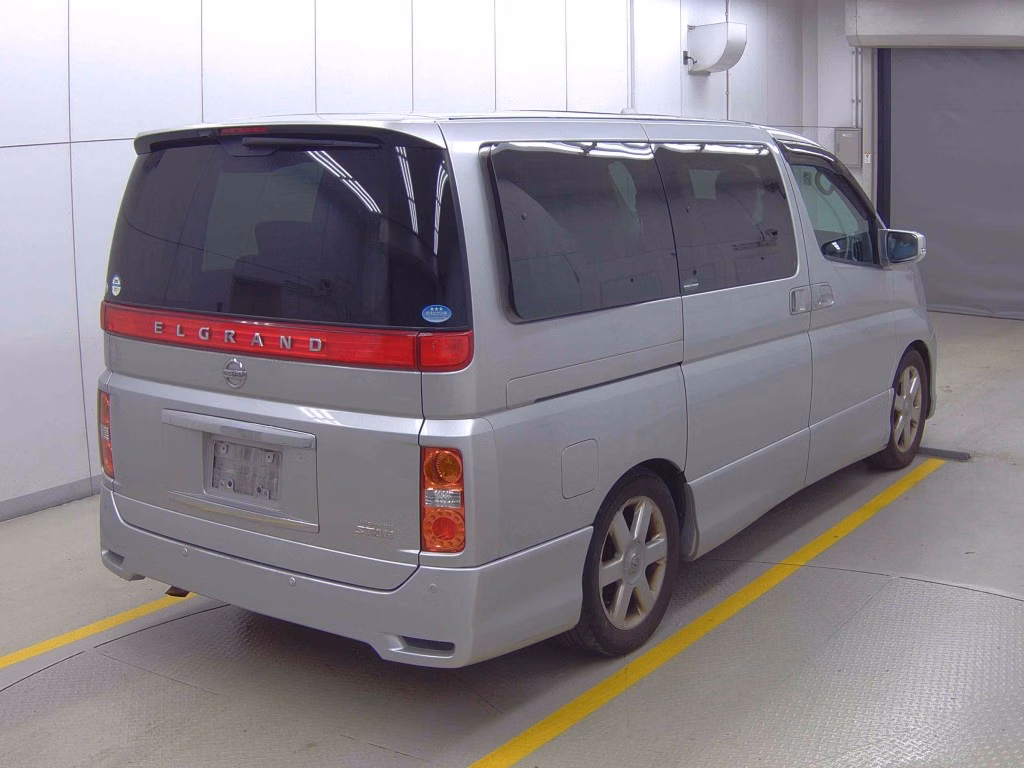 NISSAN ELGRAND