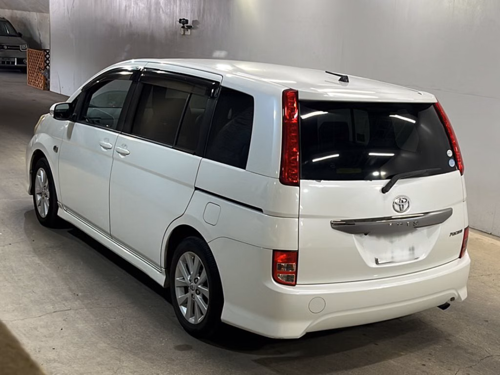 TOYOTA ISIS