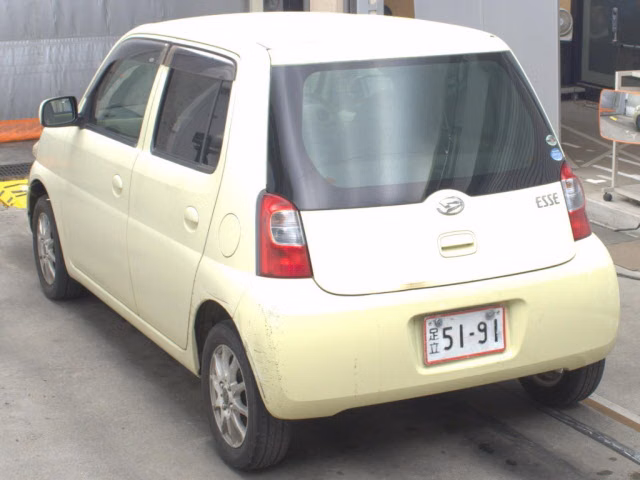 DAIHATSU ESSE