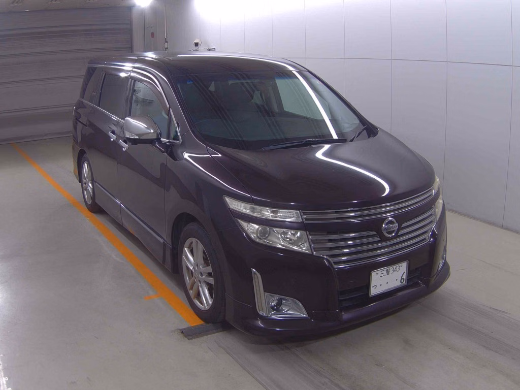 NISSAN ELGRAND