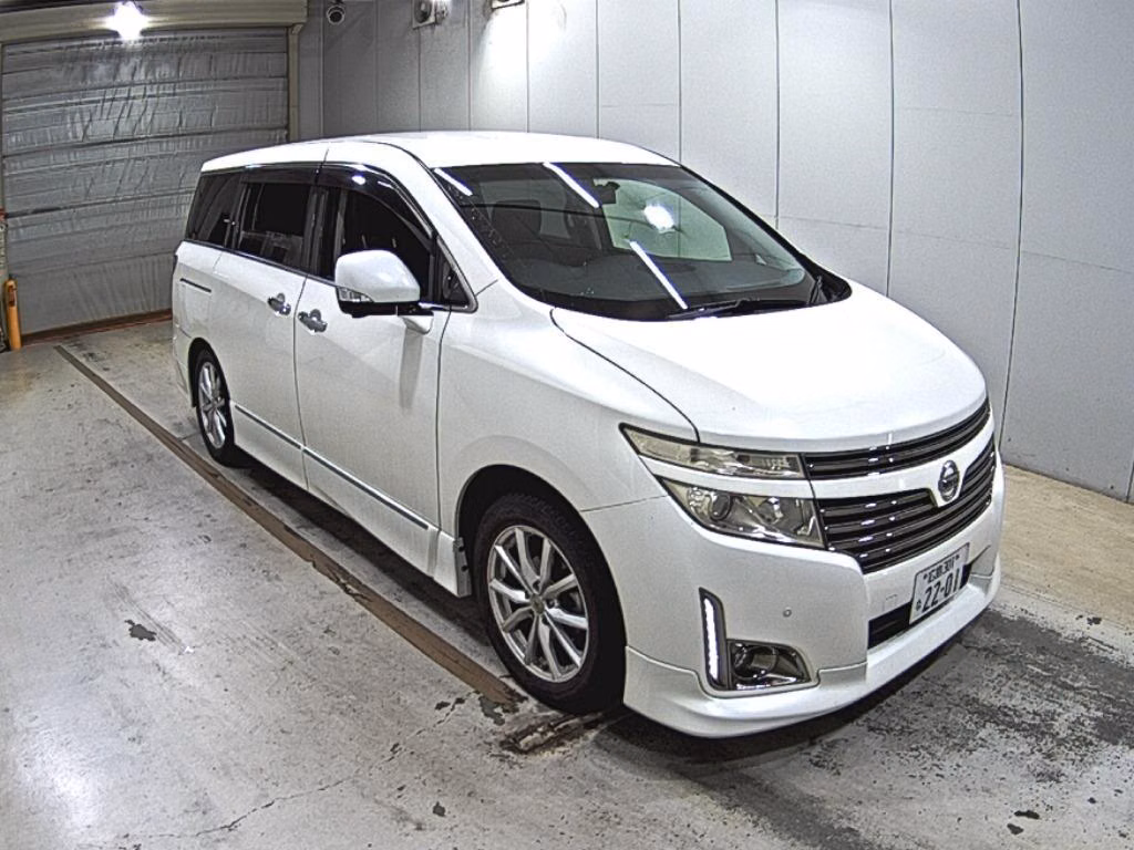 NISSAN ELGRAND