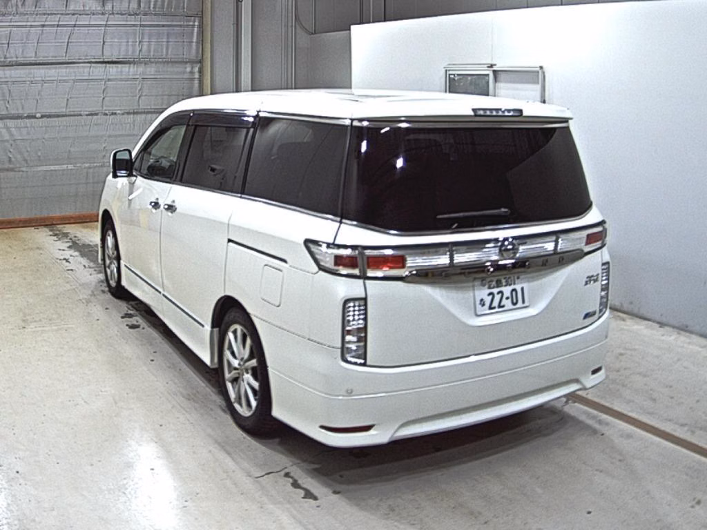 NISSAN ELGRAND