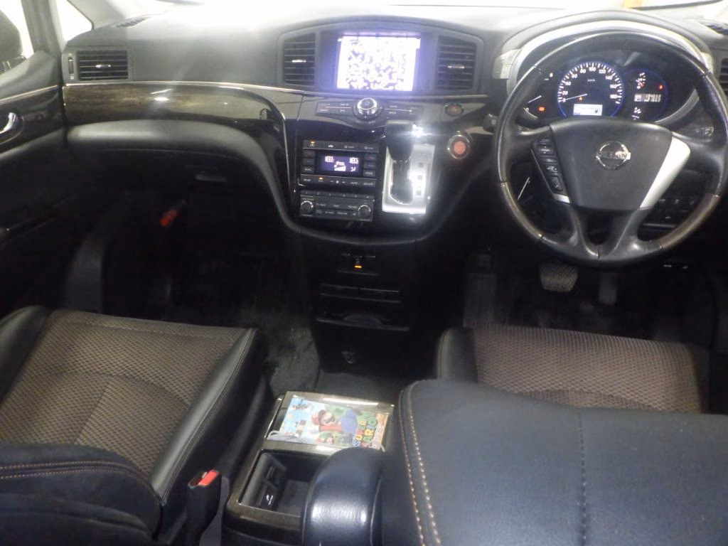 NISSAN ELGRAND