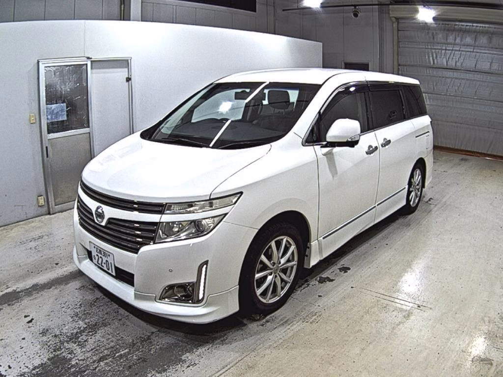 NISSAN ELGRAND