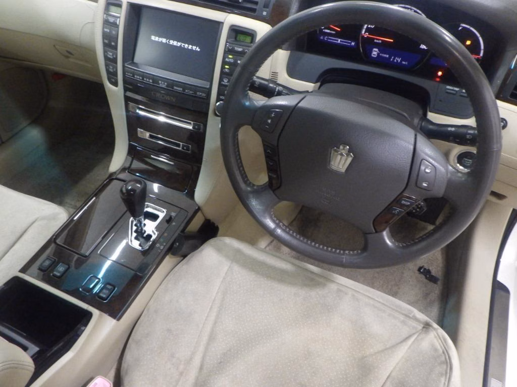 TOYOTA CROWN