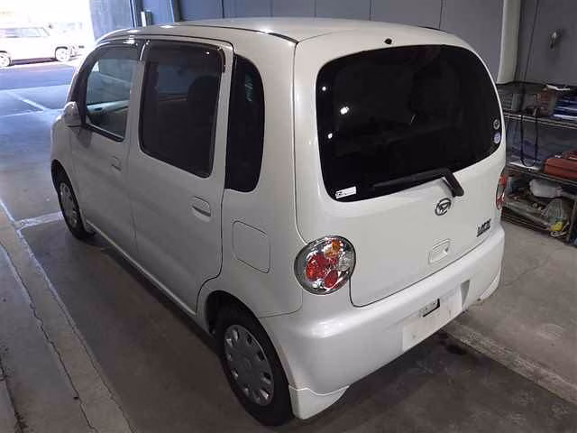 DAIHATSU MOVE LATTE