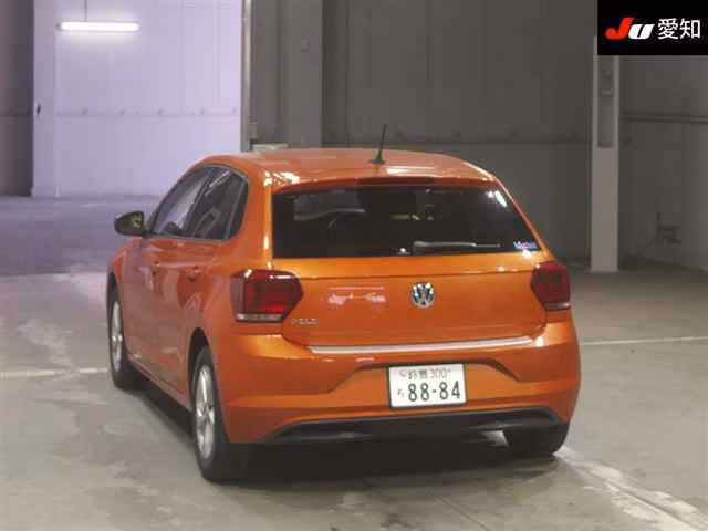 VOLKSWAGEN POLO