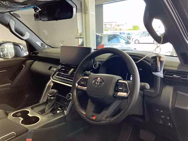 TOYOTA LAND CRUISER