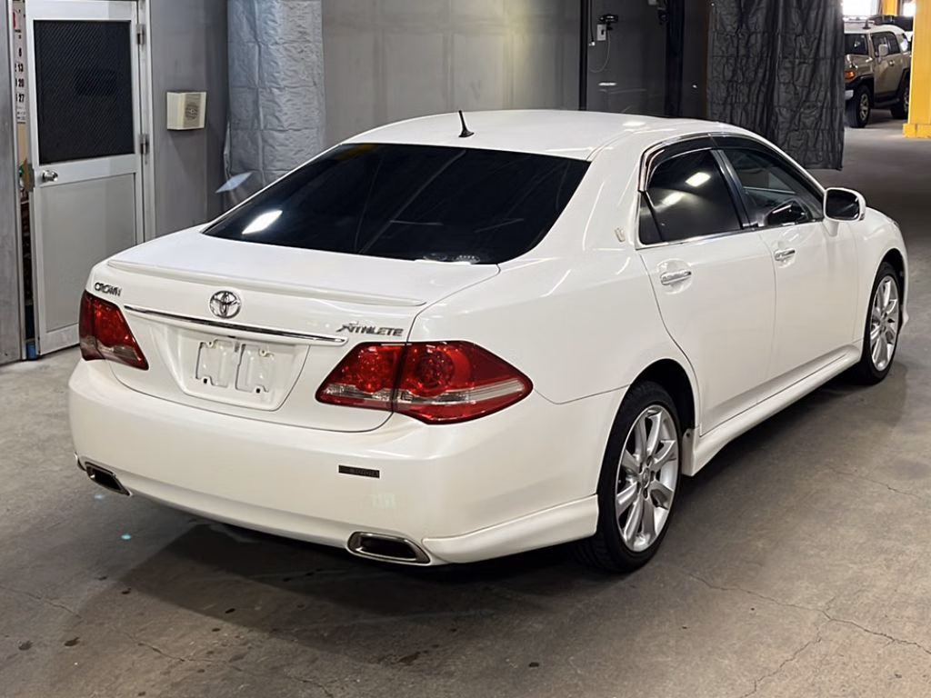 TOYOTA CROWN