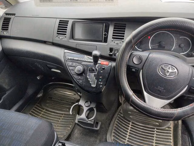 TOYOTA ISIS