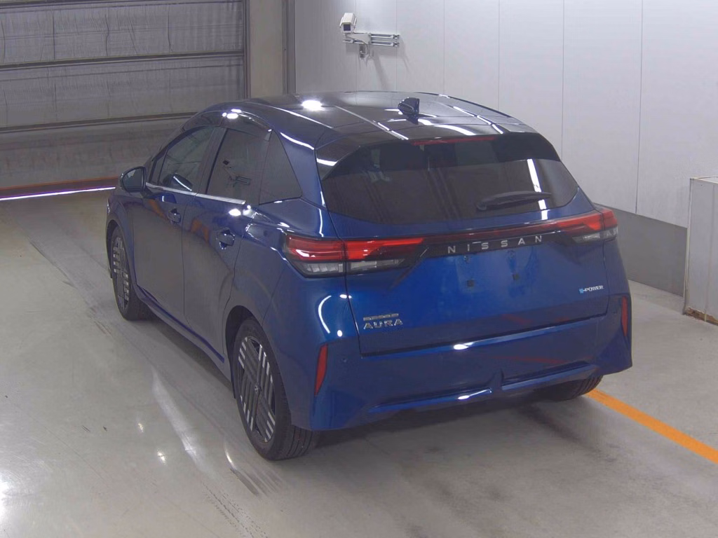NISSAN AURA