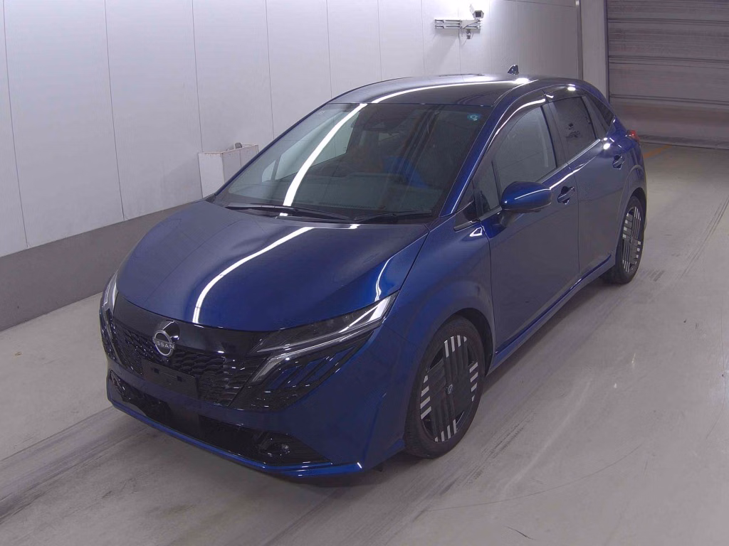 NISSAN AURA