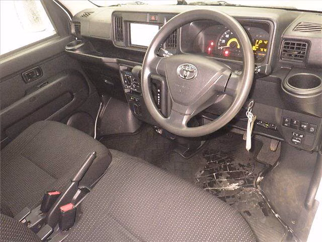 TOYOTA PIXIS VAN