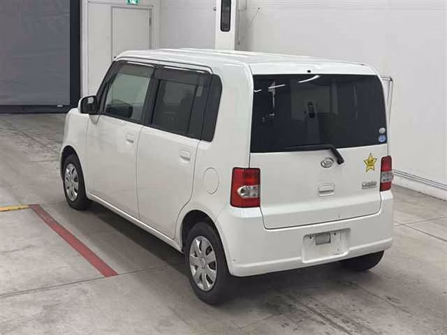 DAIHATSU MOVE CONTE