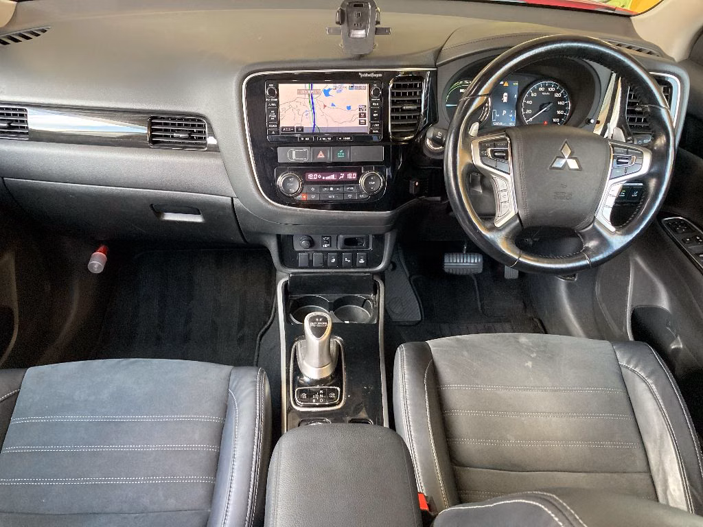 MITSUBISHI OUTLANDER