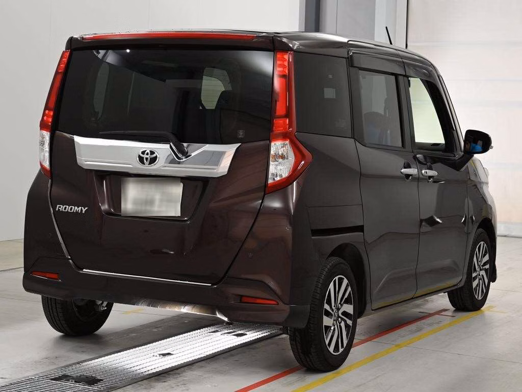 TOYOTA ROOMY