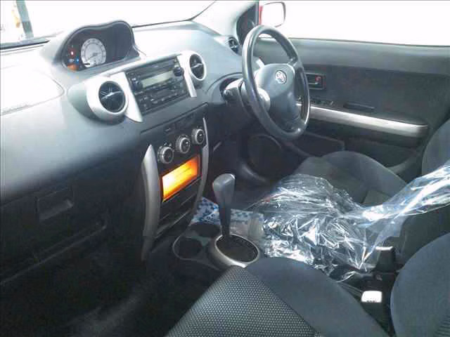 TOYOTA IST