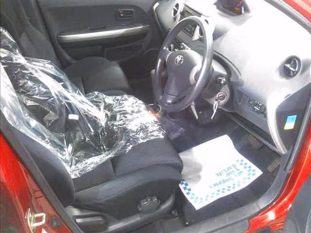 TOYOTA IST