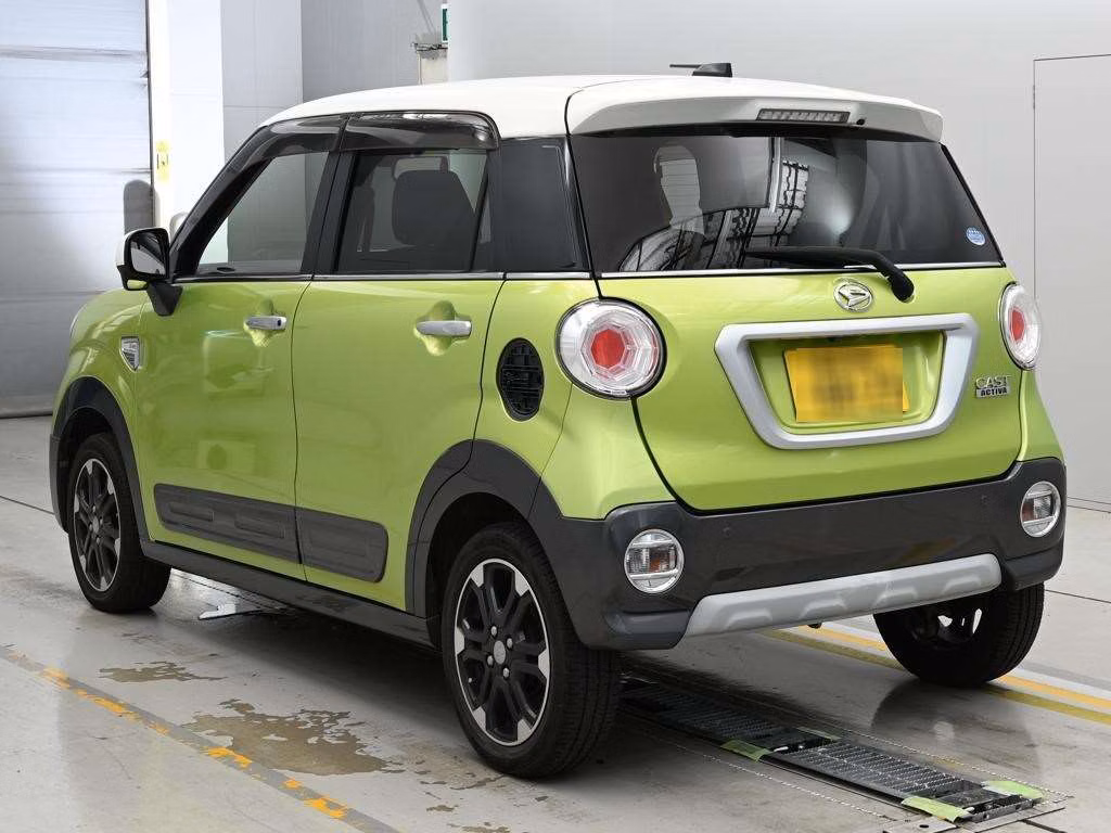 DAIHATSU CAST