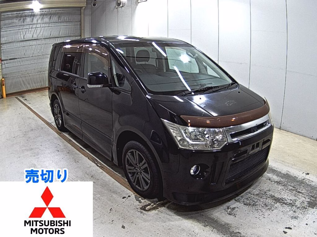 MITSUBISHI DELICA D:5