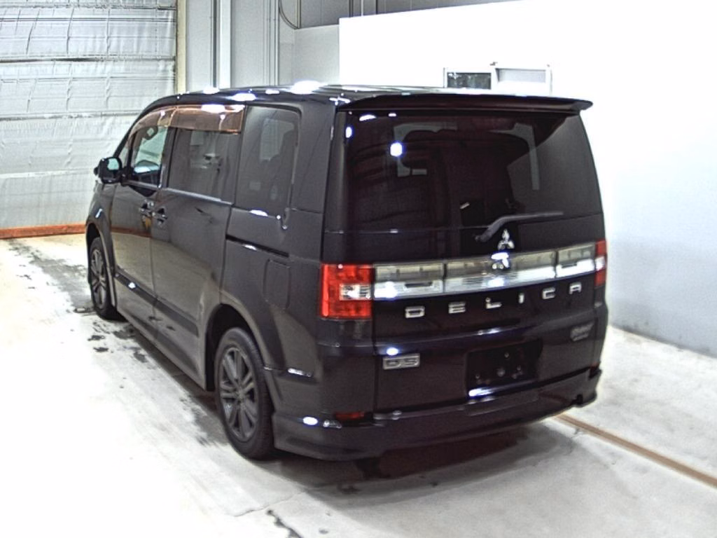 MITSUBISHI DELICA D:5