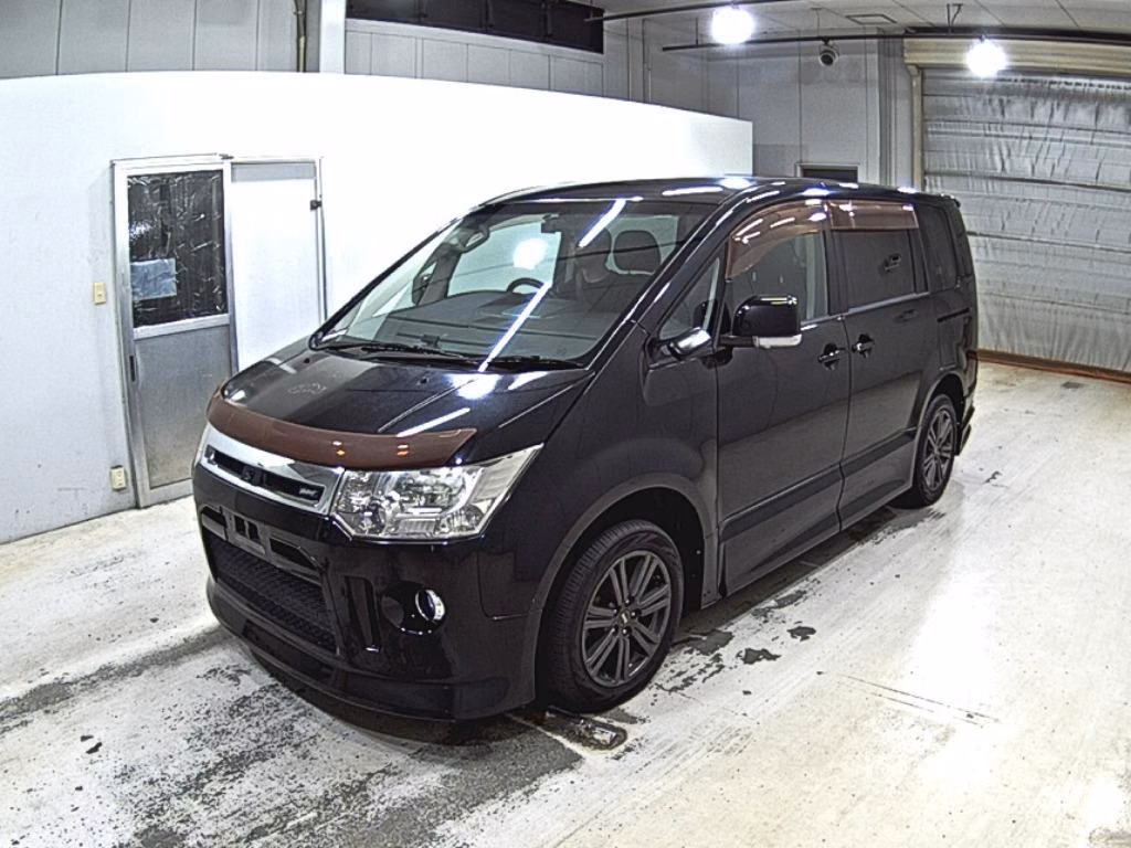 MITSUBISHI DELICA D:5