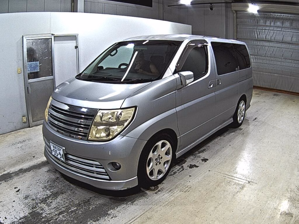 NISSAN ELGRAND