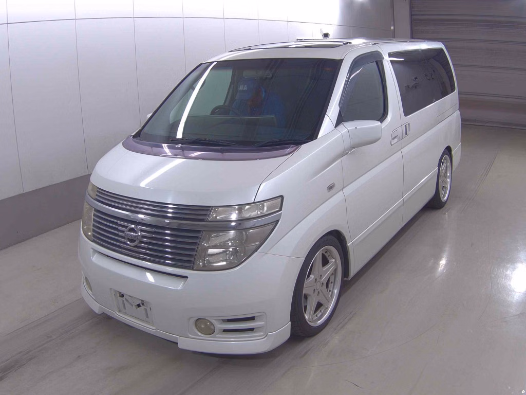NISSAN ELGRAND