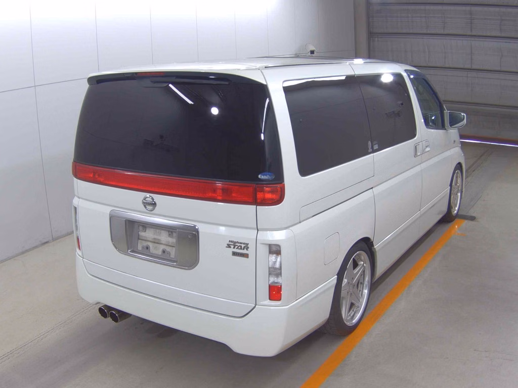NISSAN ELGRAND
