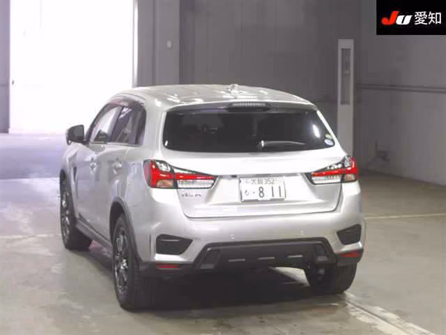 MITSUBISHI RVR