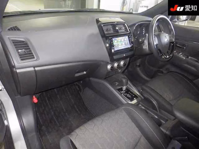 MITSUBISHI RVR