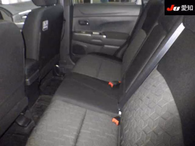 MITSUBISHI RVR