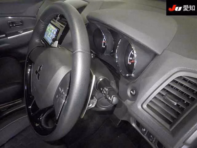 MITSUBISHI RVR
