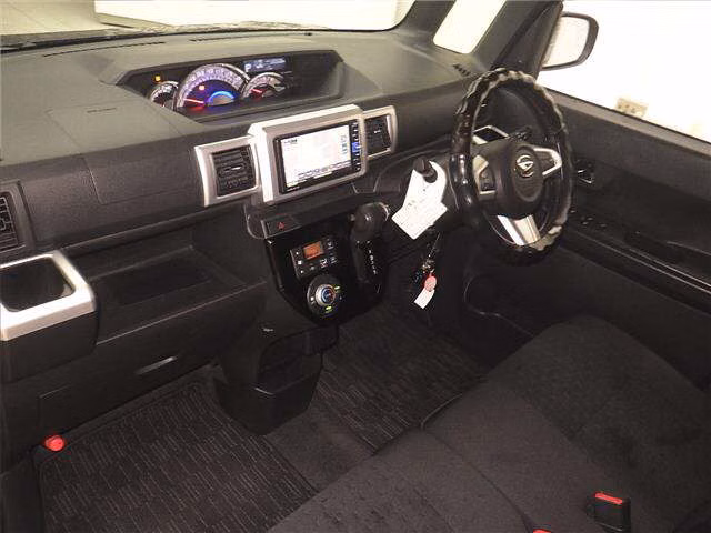 DAIHATSU WAKE