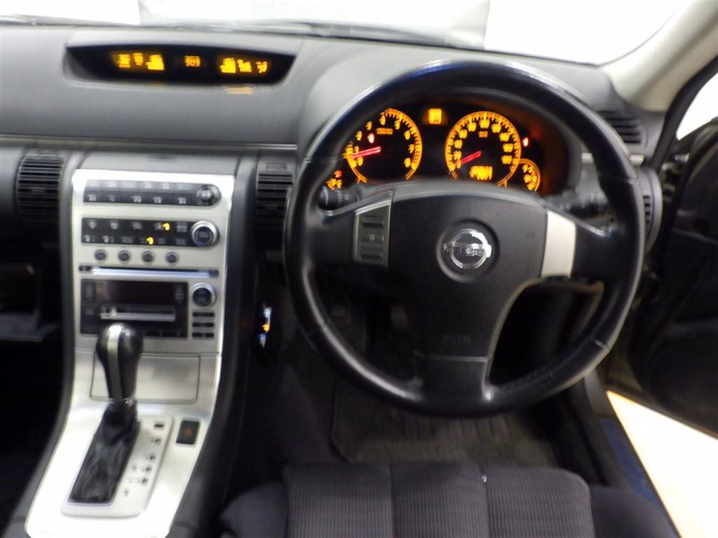 NISSAN SKYLINE