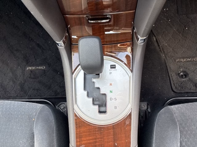 TOYOTA PREMIO